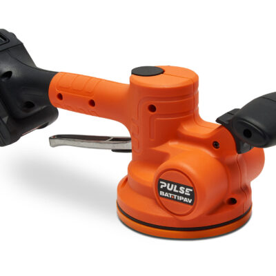 vibra-vaakumhaarats, plaatide vibraator 18V, suurte plaatide paigaldus, Battipav, akutoitel plaatide tõstja, Makita aku, õhu eemaldamine, plaatimistööriist, vaakum iminapp plaatidele, vaakum vibra, suureformaadilised plaadid, plaatimistöö